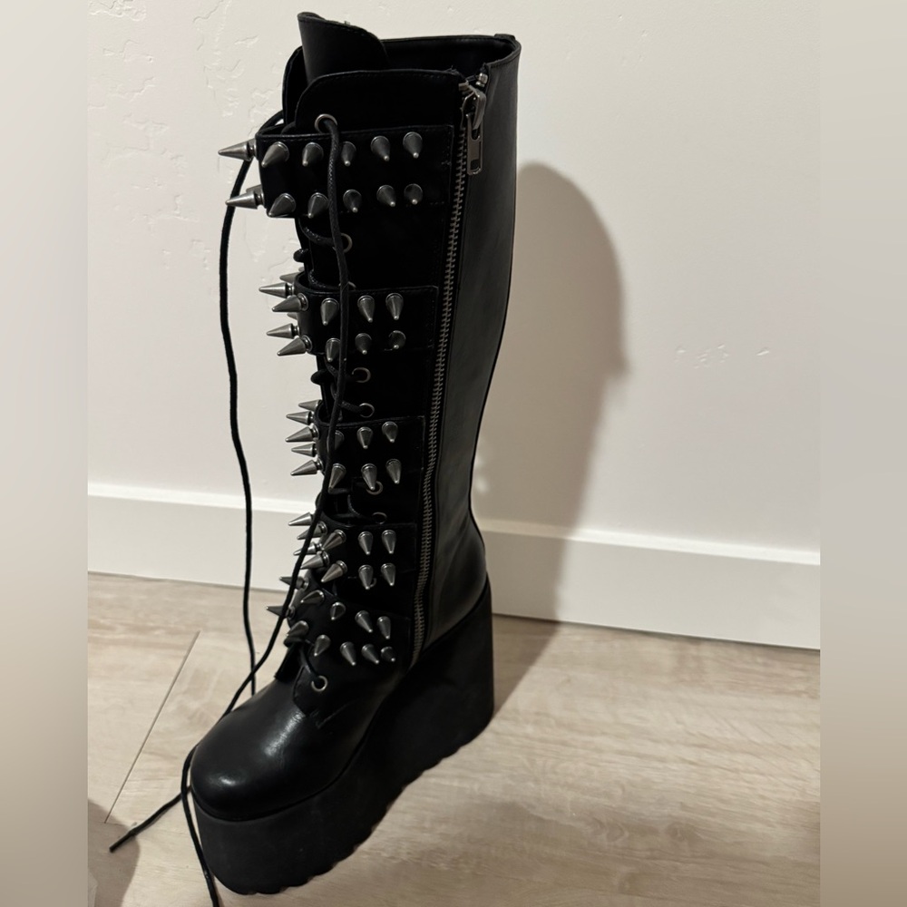 NEW DOLLS KILL WIDOW APPETITE FOR DESTRUCTION BOOTS Sz 8 - Picture 15 of 15